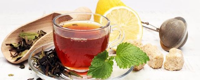 Përfitimet shëndetësore që vijnë nga konsumimi i çajit të zi