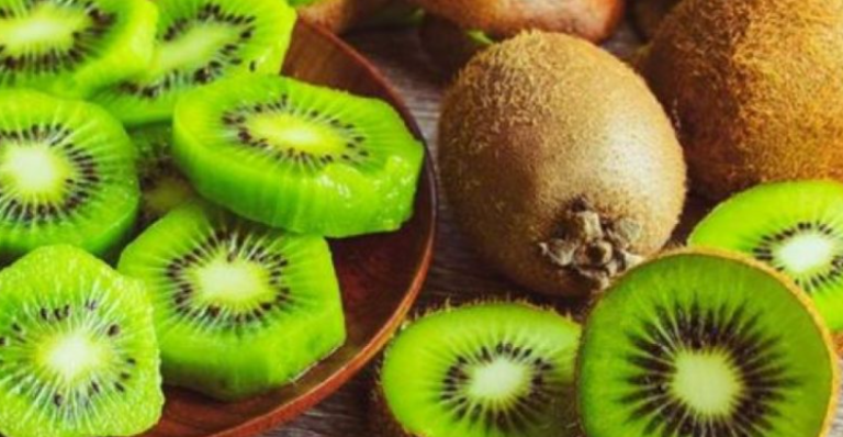 Konsumoni rregullisht kivi, fruti me përfitimet e jashtëzakonshme shëndetësore